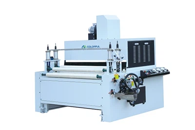 Mașină de acoperire cu rulouri din spate